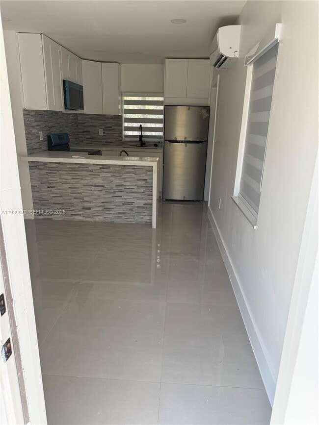 Building Photo - 464 Minola Dr