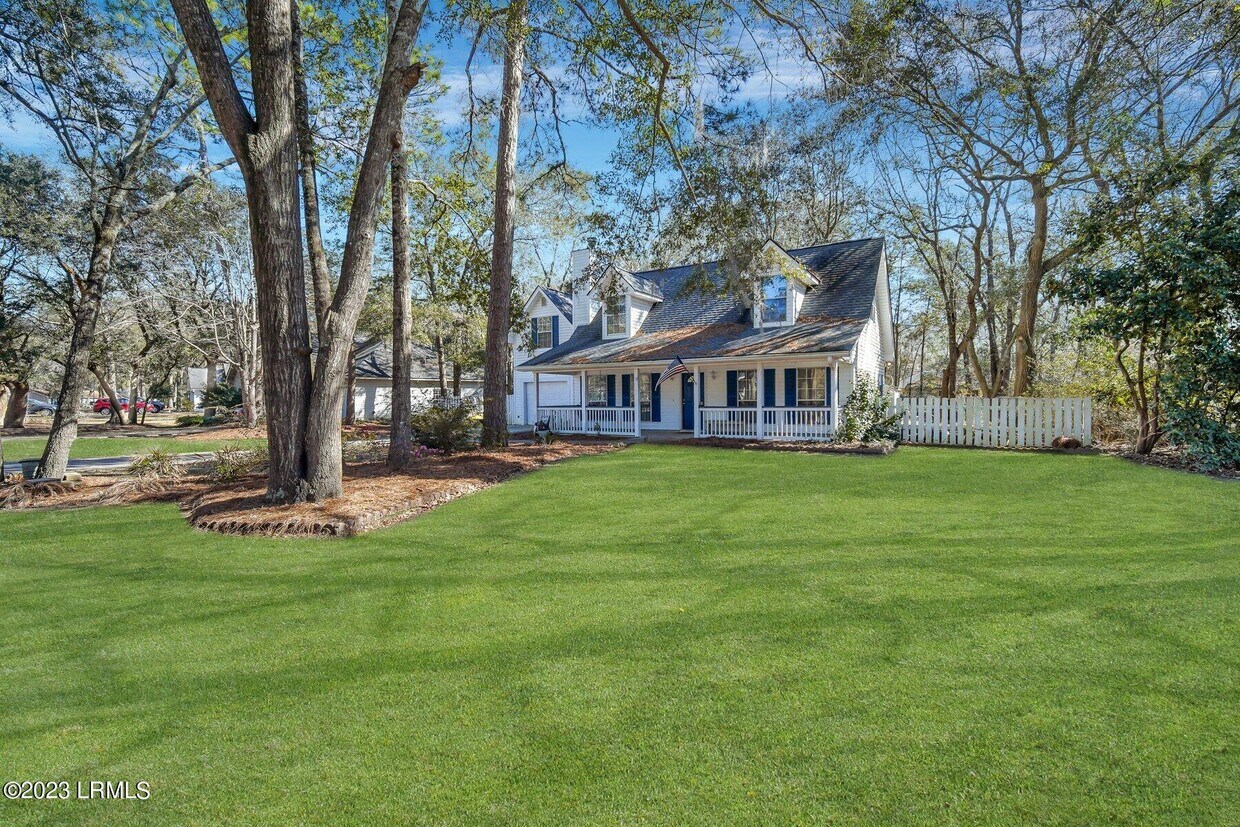 Primary Photo - 19 Le Moyne Dr