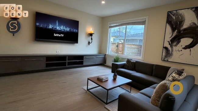 Building Photo - 1229 11th Av E