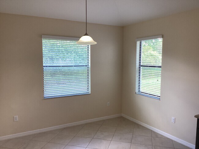 Foto del edificio - 13418 White Sapphire Rd