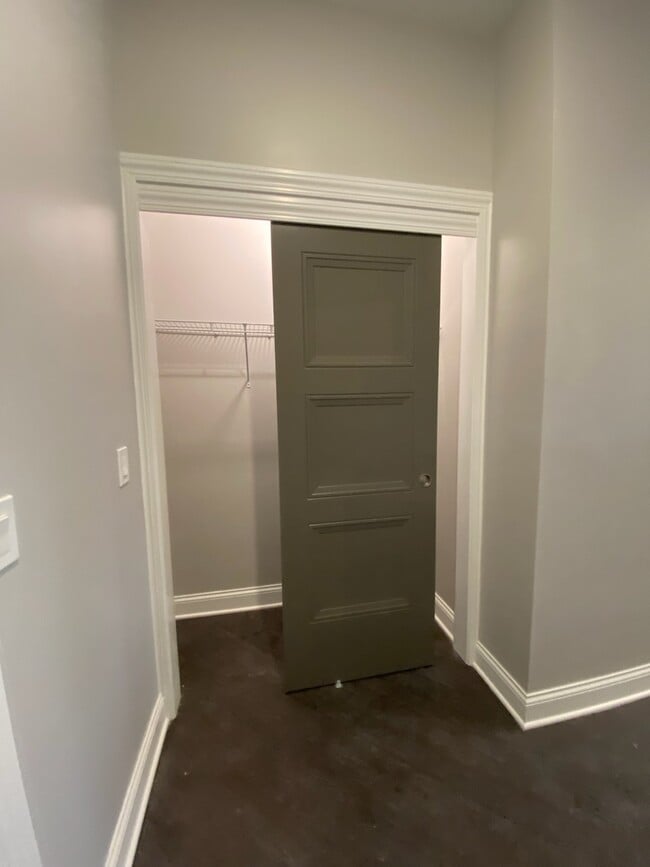 Building Photo - Topiary Park Crossing