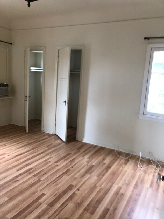 Foto principal - 1337 N Mariposa Ave