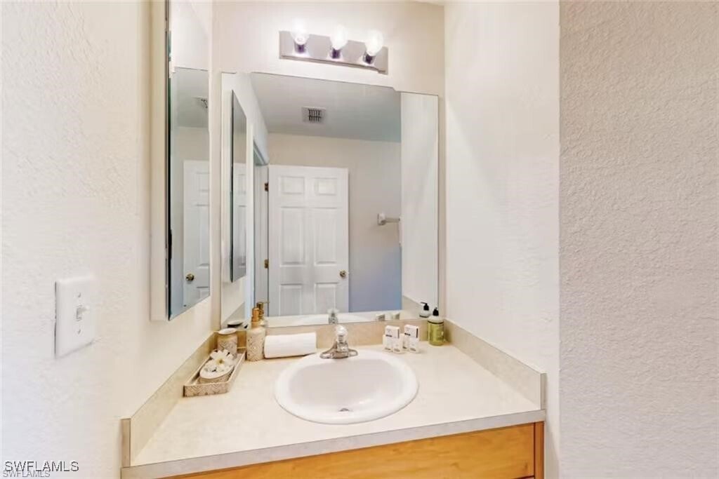 Foto principal - 923 SW 28th Terrace