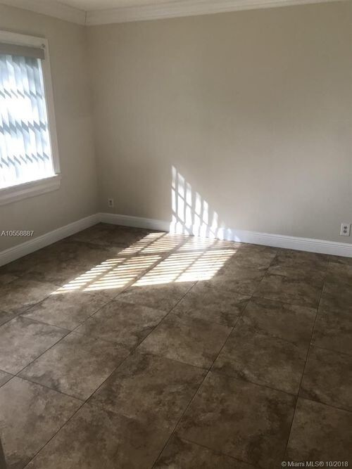 Foto del edificio - 838 Twin Lakes Dr