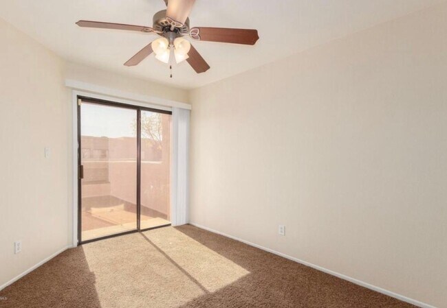 Building Photo - 985 N Granite Reef Rd