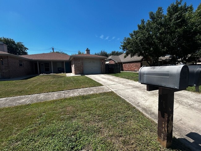 Photo - 7106 Linkcrest Dr House