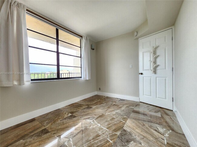 Building Photo - 3400 Blue Lake Dr