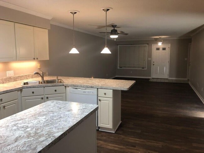Building Photo - 2 br, 2 bath Condo - 3011 Cameron Drive