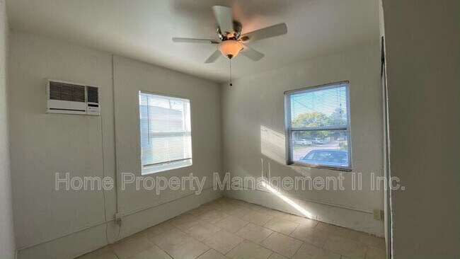 Foto del edificio - 1127 W 28th St