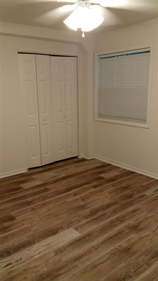 Foto del edificio - Modern 2-Bed, 1-Bath Oasis with Central Ai...