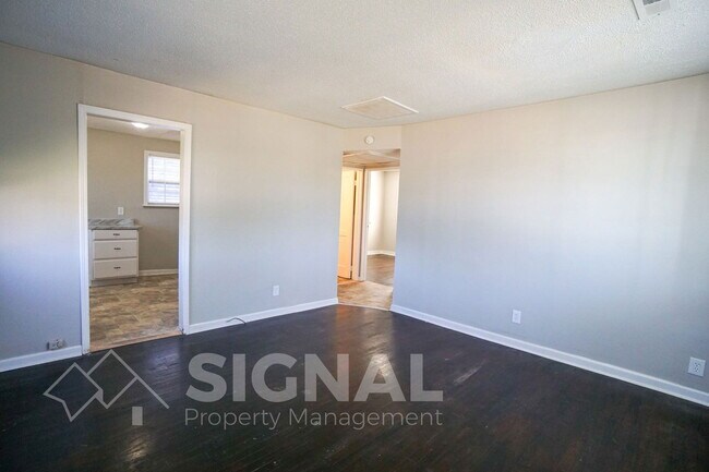 Foto del edificio - 581 Seminole Cir