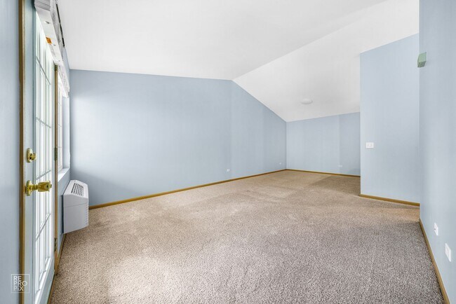 Foto del edificio - Second Level Condo with Detached Garage