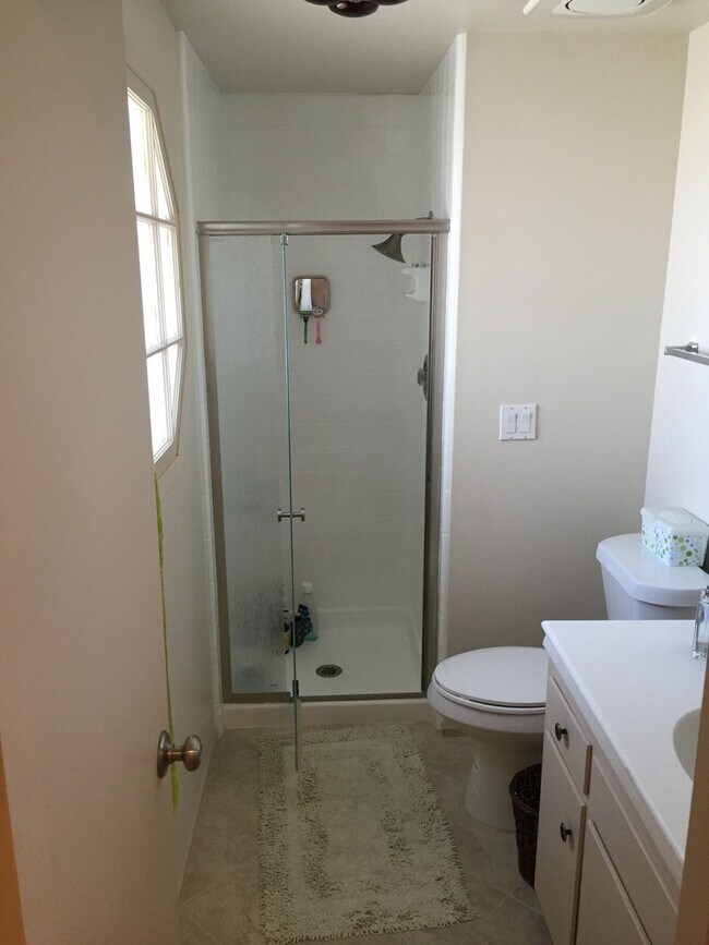 Foto del edificio - One story home on a HUGE lot in Central Camarillo
