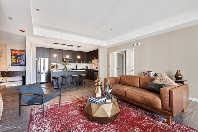 Building Photo - 39 E Chicago Ave