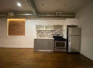 Building Photo - 1076 Greene Ave