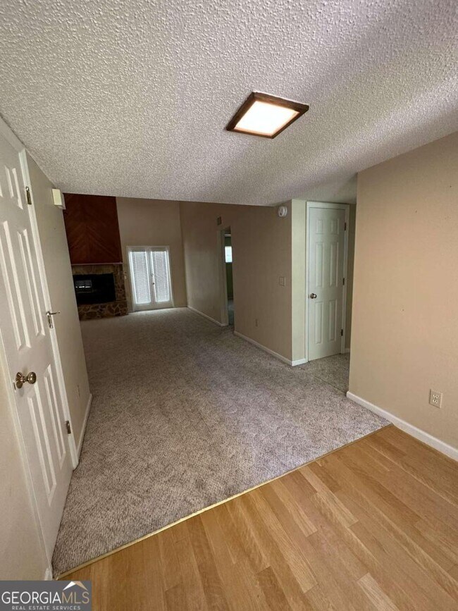 Building Photo - 802 Devon Dr
