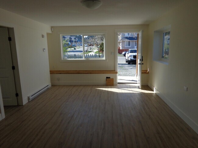 Photo du bâtiment - 422 Eighth St