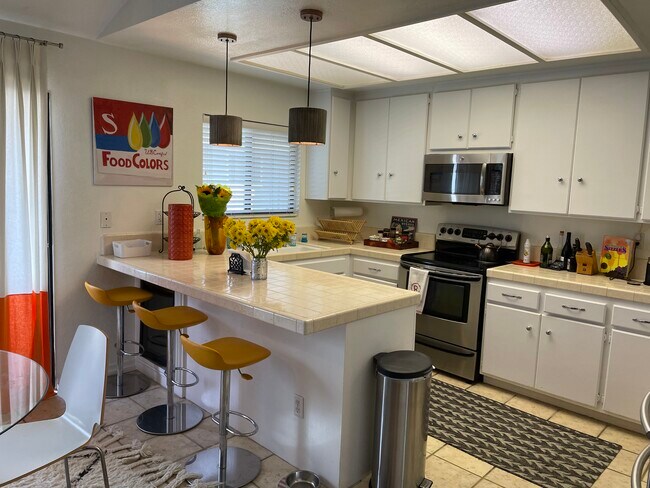 Kitchen - 118 S Guadalupe Ave