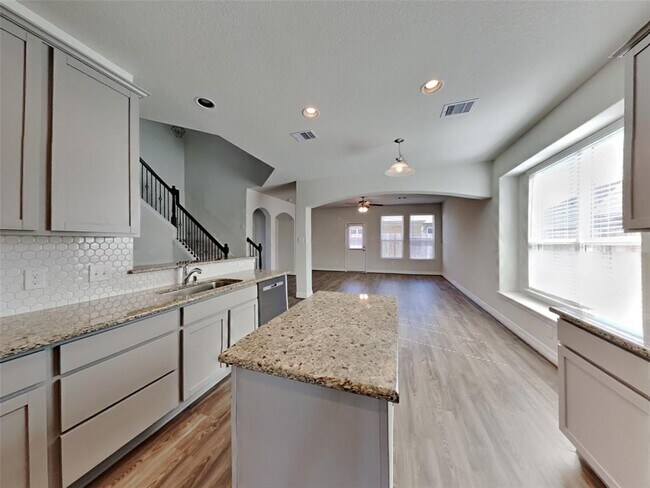 Building Photo - 13714 Sun Bear Ct