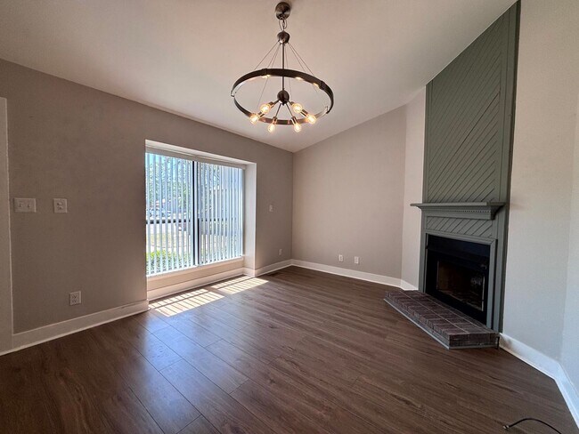 Foto del edificio - 575 Countrytown Dr