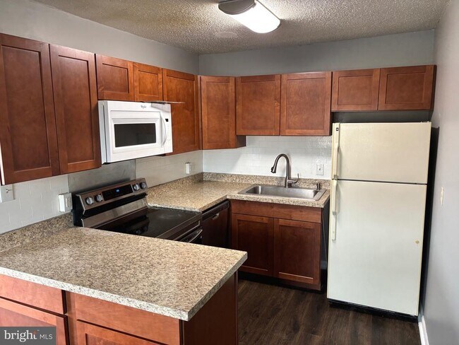 Foto del edificio - 44 Courtside Dr