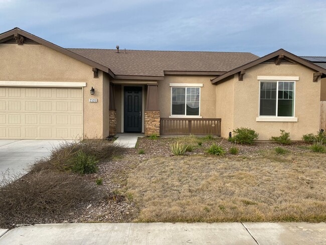 Building Photo - Spacious open and new in Kingsburg