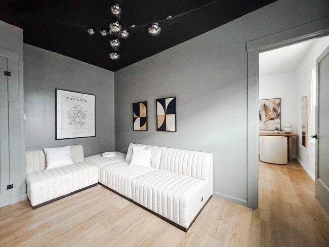 Building Photo - 272-278-278 Winton Rd N