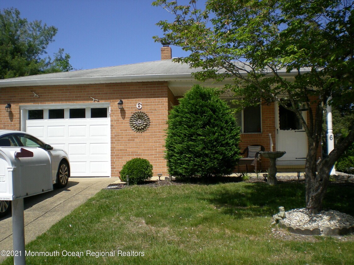Primary Photo - 6 Nevis Ct