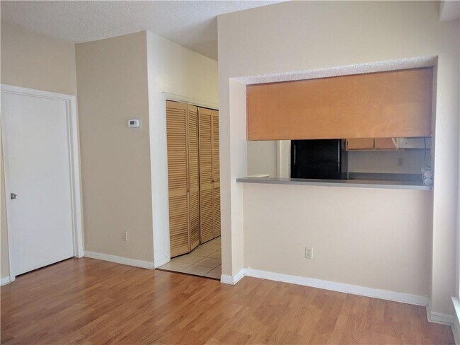 Building Photo - 2510 San Gabriel St