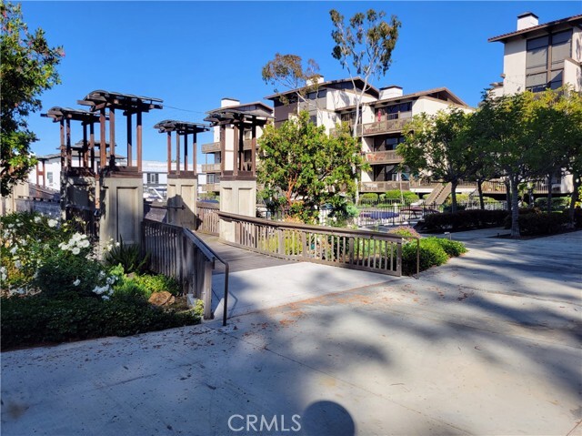 Foto principal - 7312 Marina Pacifica Dr N