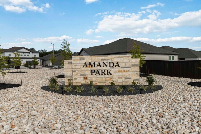 Foto del edificio - Brand New Amanda Park Townhome | 3 Bed, Private Yard & Modern Finishes