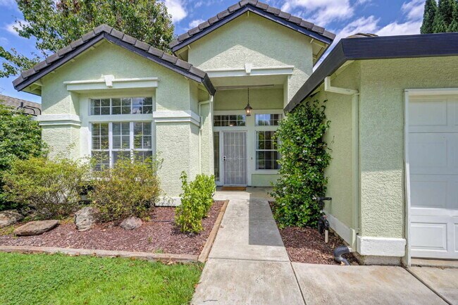 Foto del edificio - Beautiful single story across from Conejo Park.