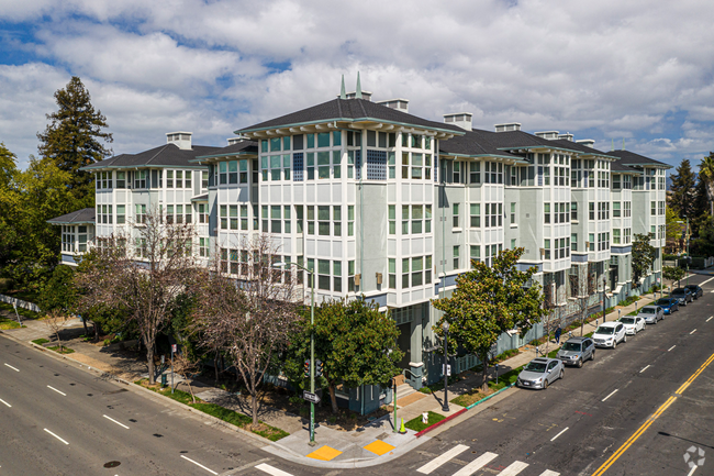 Building Photo - Landmark Place Condominiums