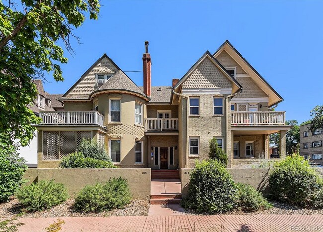 Frente del edificio - 813 E 14th Ave