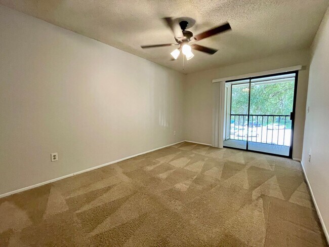 Building Photo - 2 BEDROOM 2 BEDROOM IN RAINTREE