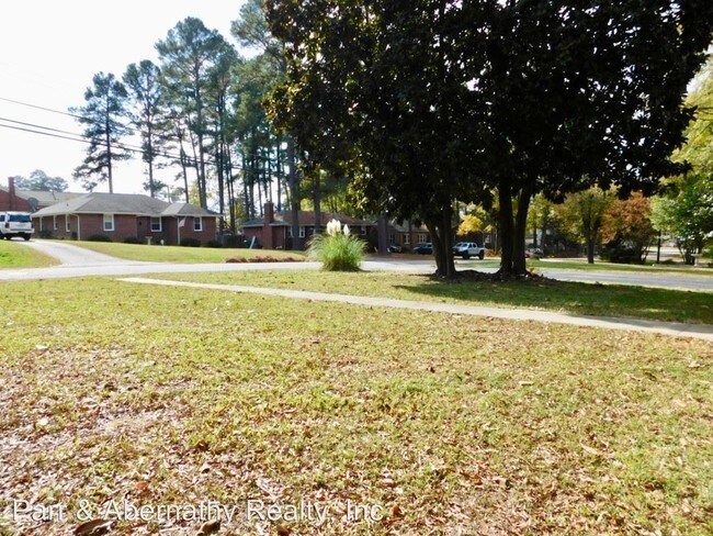 Building Photo - 3 br, 1 bath House - 208 Ridge Road