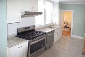 Building Photo - 22 Parkway Rd