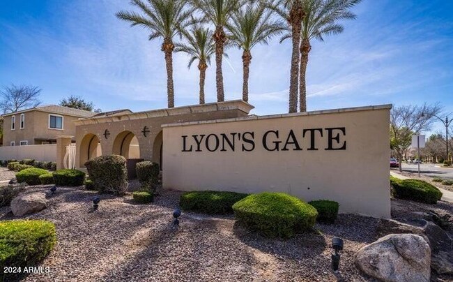 Foto del edificio - 1882 S Seton Ave