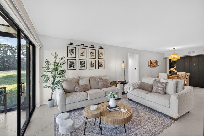 Foto del edificio - 11282 Green Lake Dr