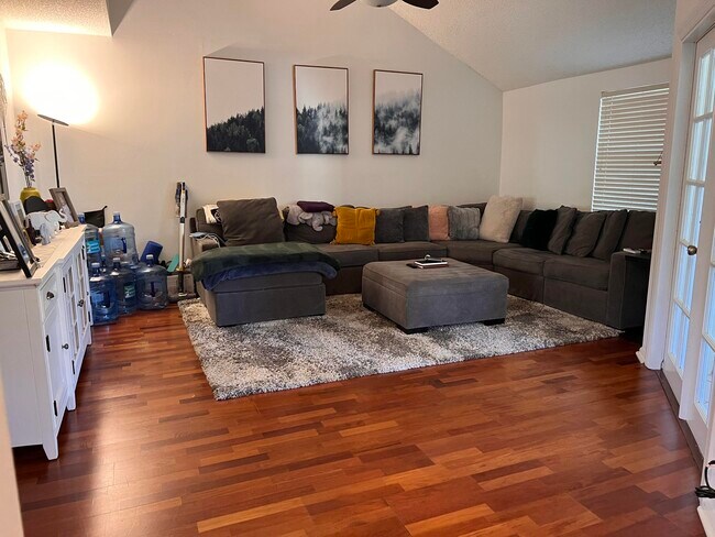 Foto del edificio - 9343 Ketay Cir