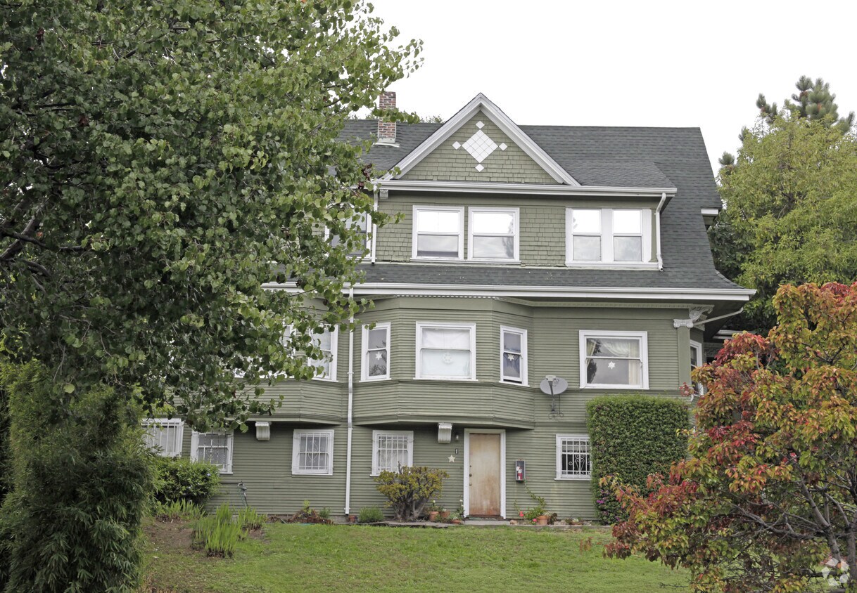 Building Photo - 2155 Park Blvd