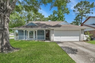 Building Photo - 2303 Whitelake Dr