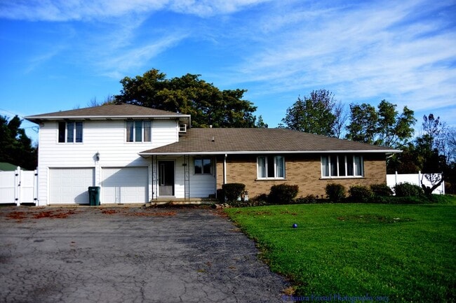 Building Photo - 2305 Lockport Rd