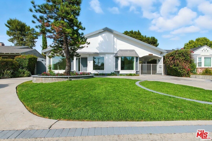 Primary Photo - 4640 Laurelgrove Ave