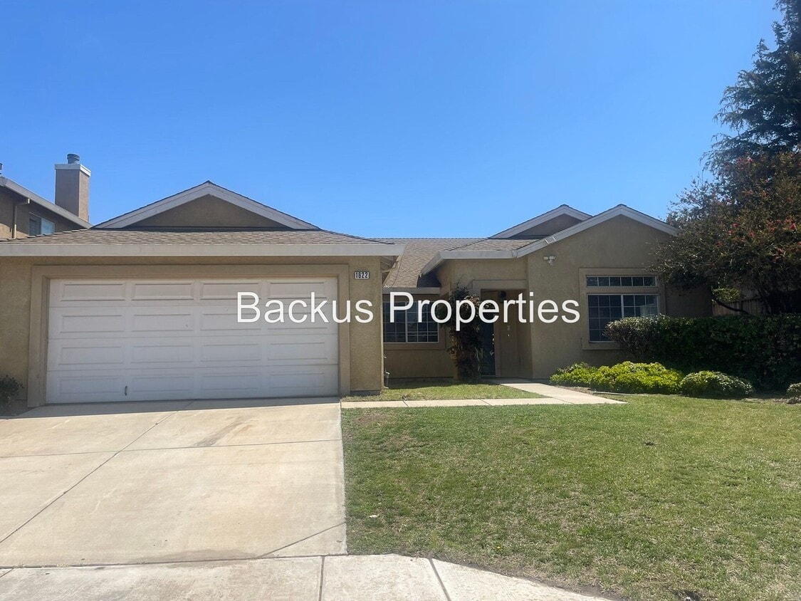 Primary Photo - Wonderful four bedroom home on outskirts o...