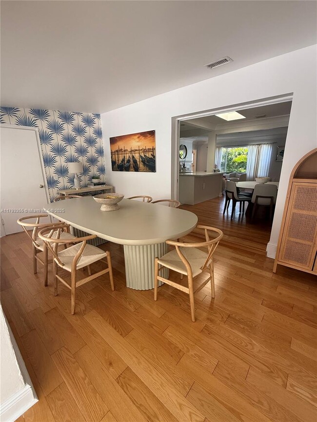 Foto del edificio - 260 NE 95th St