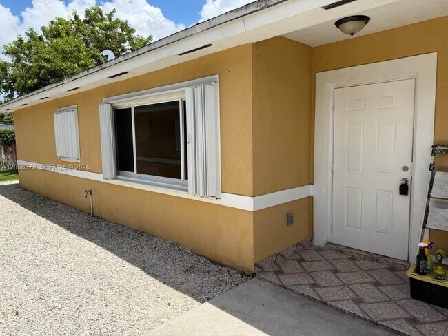 Foto del edificio - 2635 NW 24th Ave