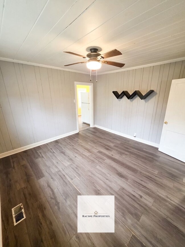 Foto del edificio - Two Bedroom Home Near Lake Blalock!