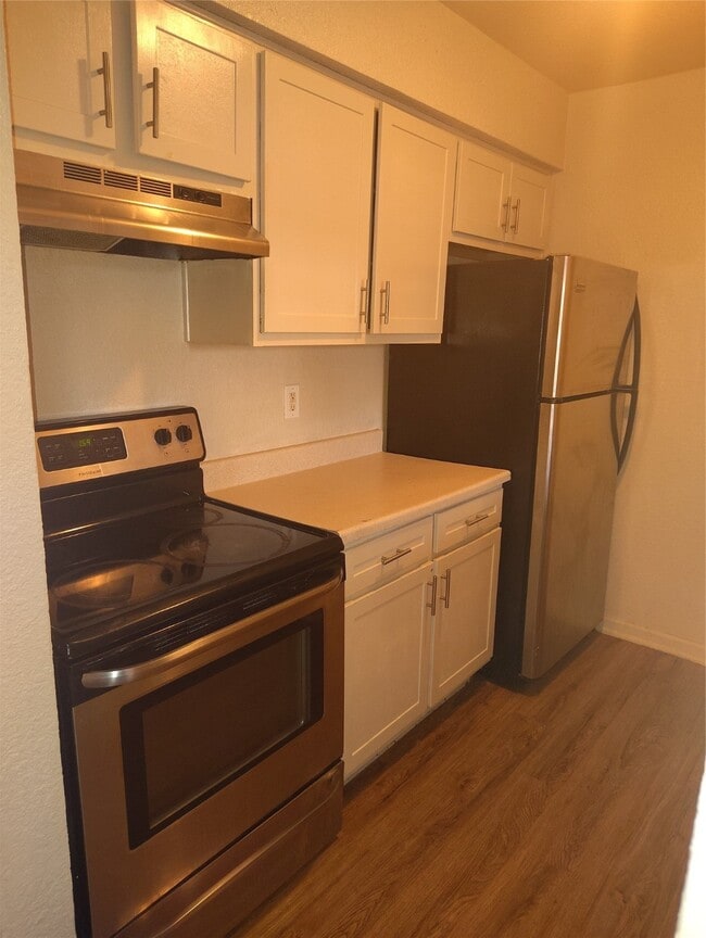 Foto del edificio - 8100 Creekbend Dr