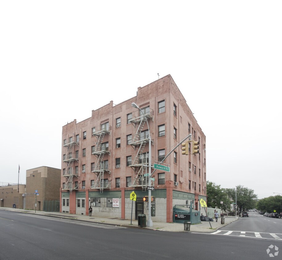 Foto principal - 1921 - 1925 Fulton Street Housing Dev